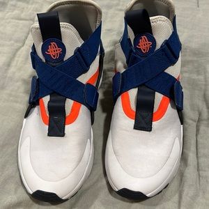 Women’s  size 7.5. Nike shoe